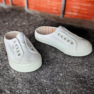 TAOS (10) EZ SOUL Laceless Mule Sneaker White Arch & Metatarsal Support